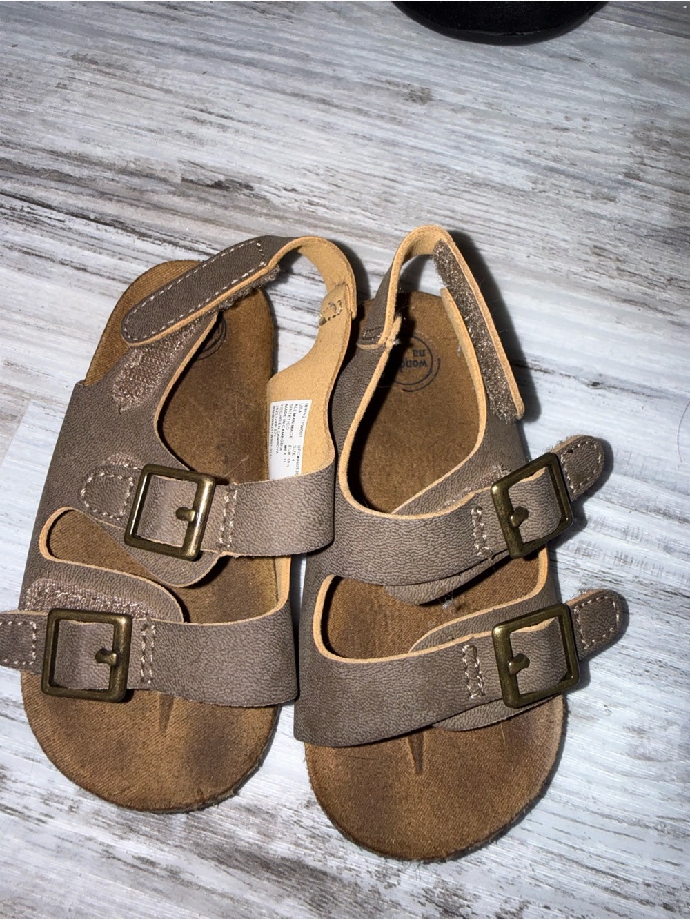 Kids size 4 Brown Adjustable Buckle Sandals